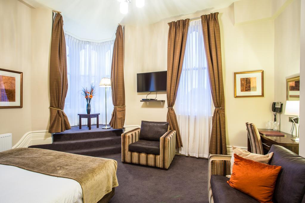 The Duke Of Edinburgh Hotel & Bar Barrow-in-Furness Buitenkant foto