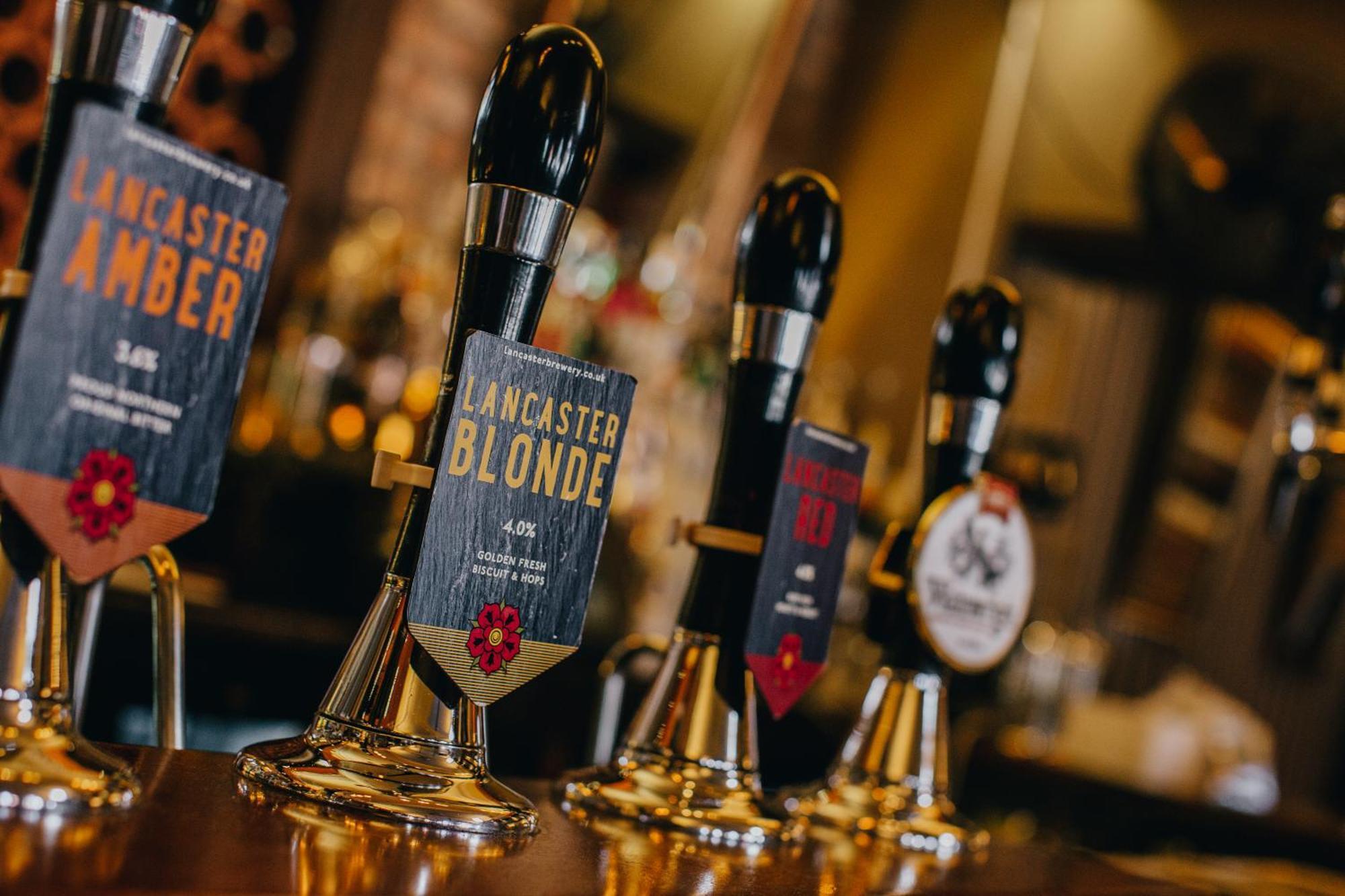 The Duke Of Edinburgh Hotel & Bar Barrow-in-Furness Buitenkant foto