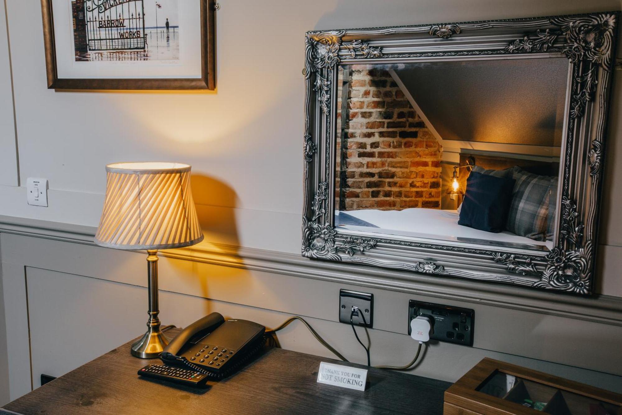 The Duke Of Edinburgh Hotel & Bar Barrow-in-Furness Buitenkant foto