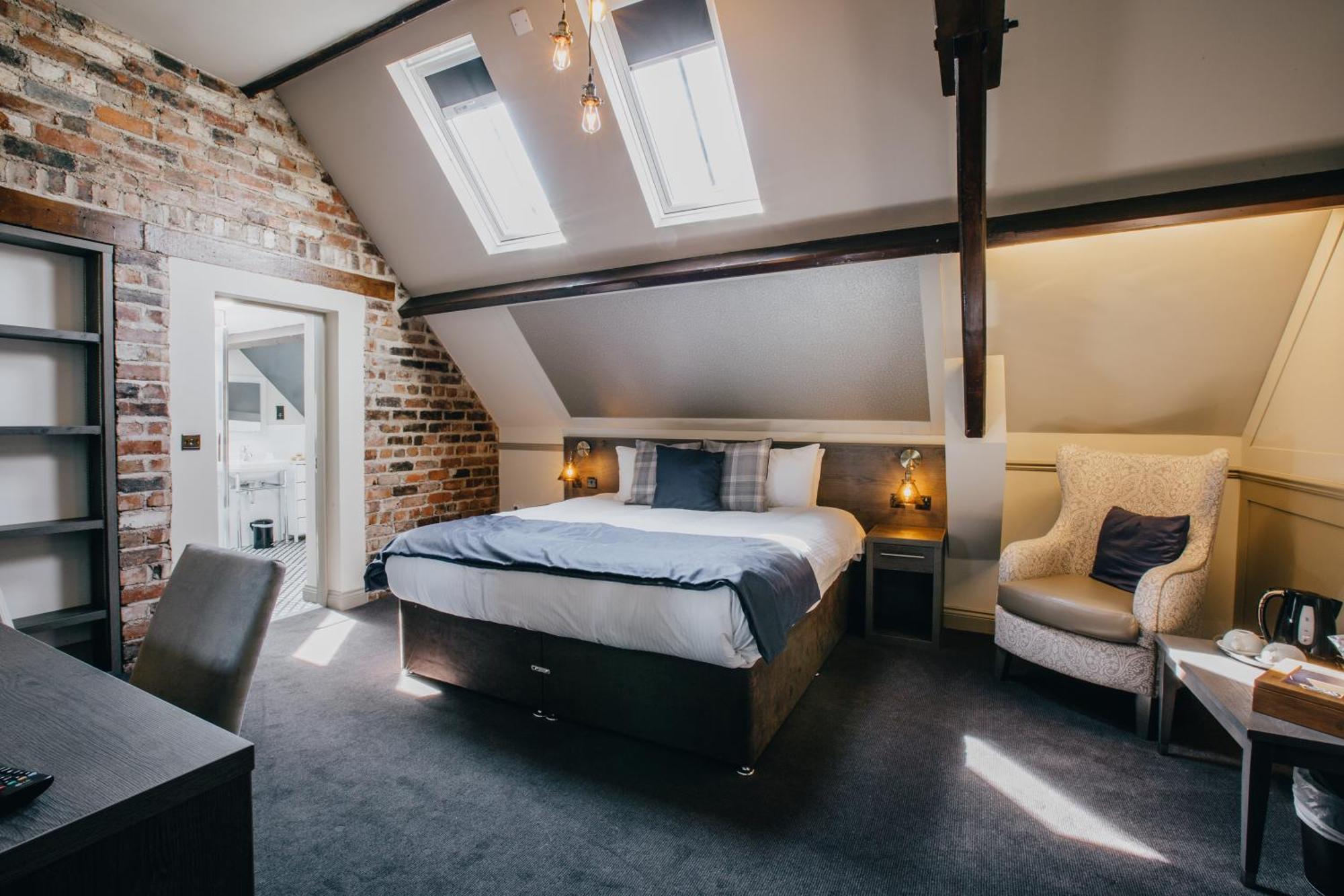 The Duke Of Edinburgh Hotel & Bar Barrow-in-Furness Buitenkant foto