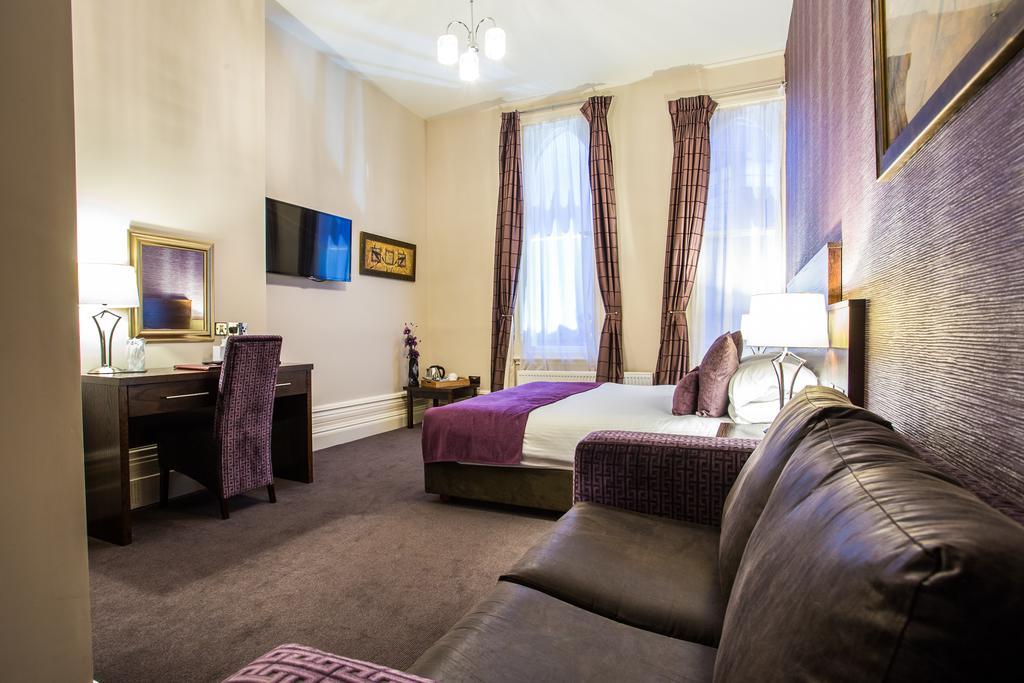 The Duke Of Edinburgh Hotel & Bar Barrow-in-Furness Buitenkant foto