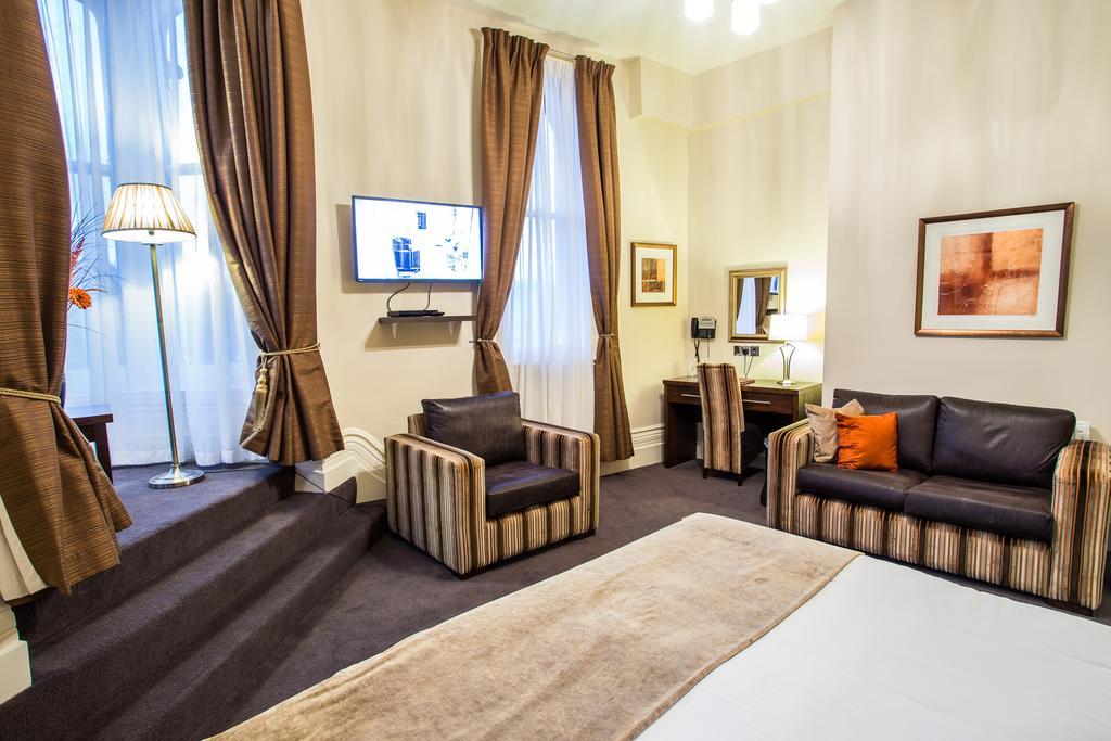 The Duke Of Edinburgh Hotel & Bar Barrow-in-Furness Buitenkant foto