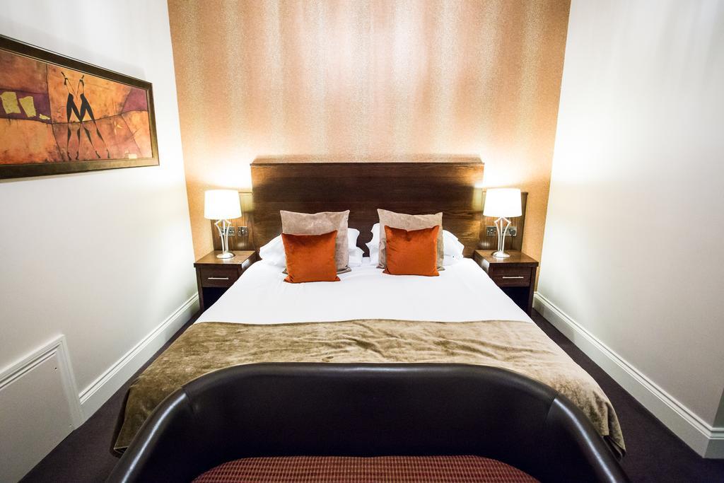 The Duke Of Edinburgh Hotel & Bar Barrow-in-Furness Buitenkant foto
