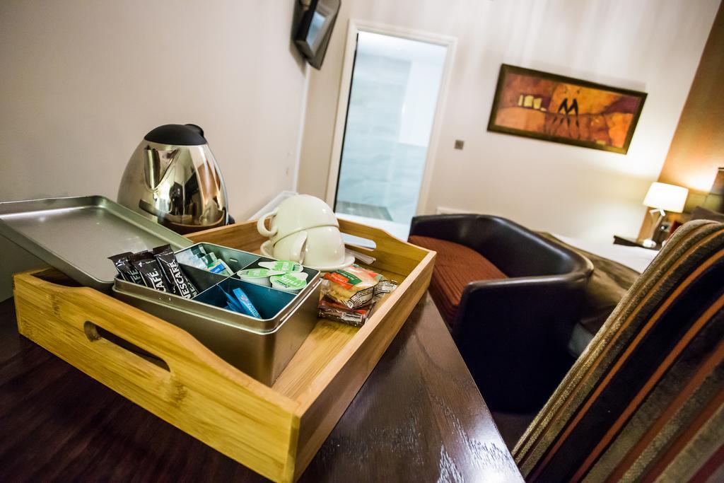 The Duke Of Edinburgh Hotel & Bar Barrow-in-Furness Buitenkant foto