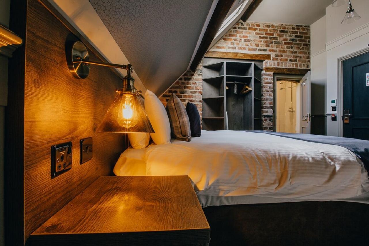 The Duke Of Edinburgh Hotel & Bar Barrow-in-Furness Buitenkant foto