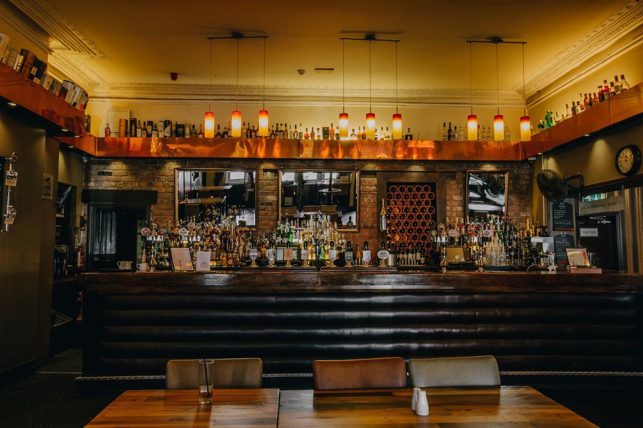 The Duke Of Edinburgh Hotel & Bar Barrow-in-Furness Buitenkant foto