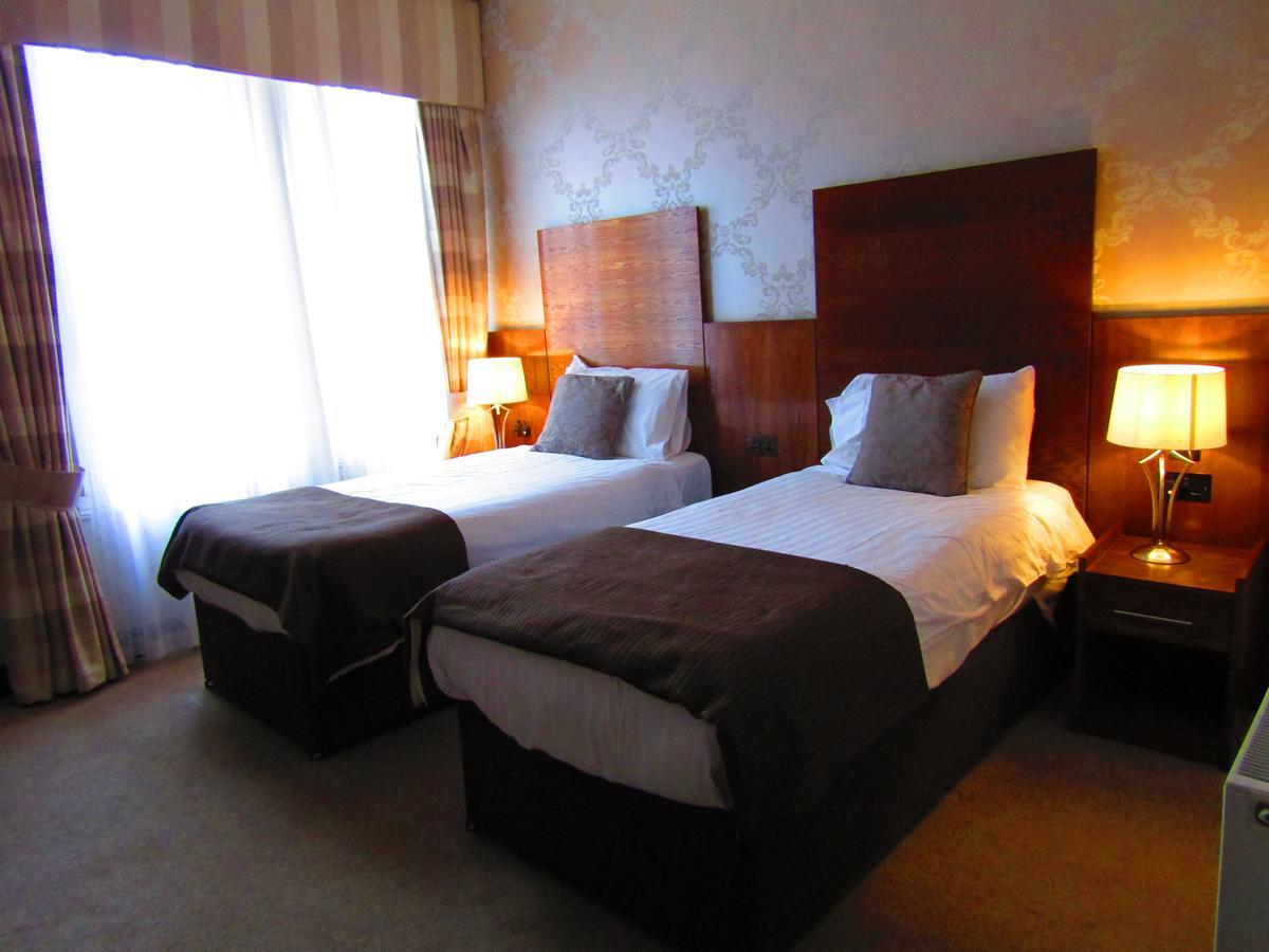 The Duke Of Edinburgh Hotel & Bar Barrow-in-Furness Buitenkant foto