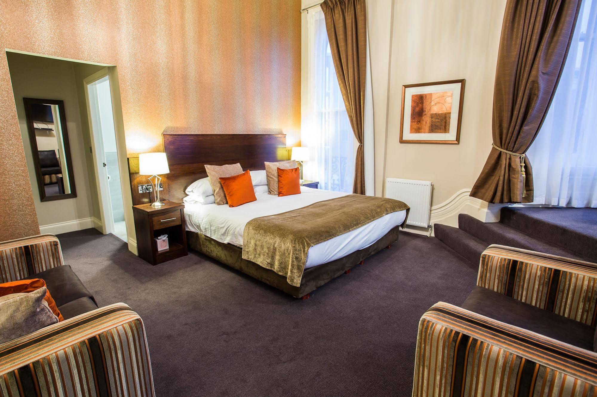 The Duke Of Edinburgh Hotel & Bar Barrow-in-Furness Buitenkant foto