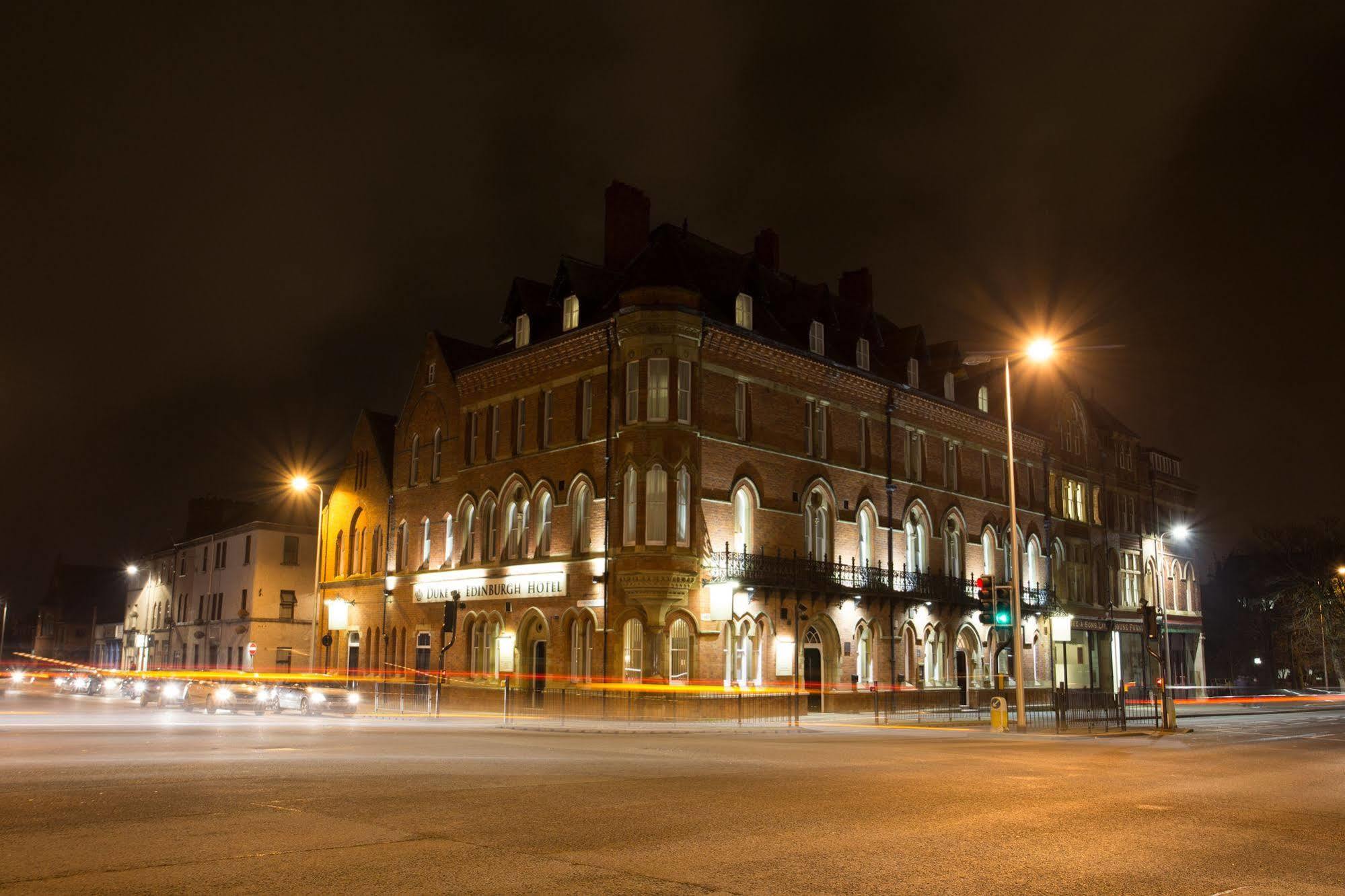 The Duke Of Edinburgh Hotel & Bar Barrow-in-Furness Buitenkant foto