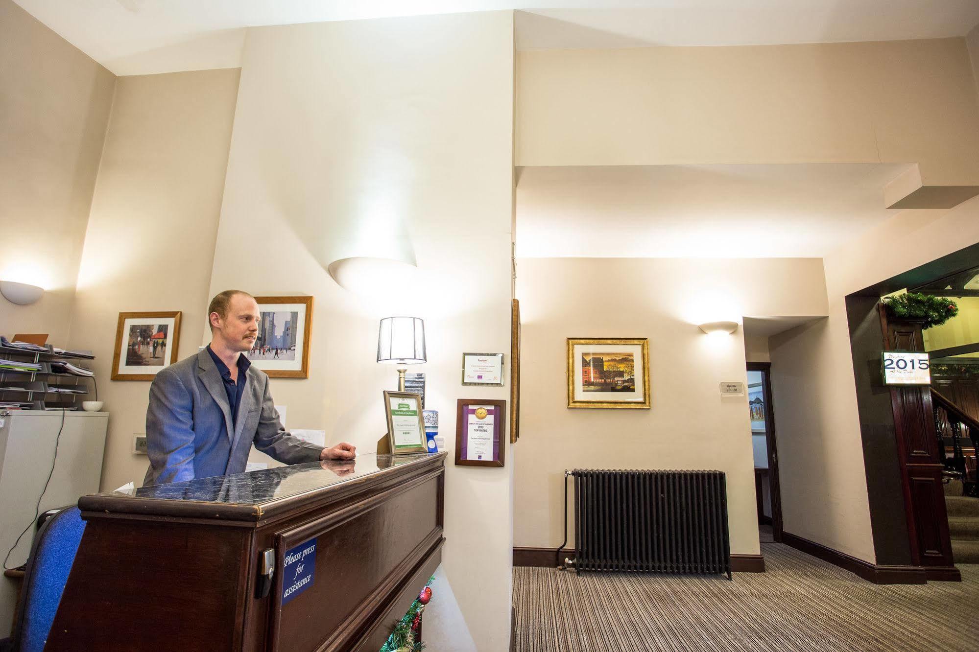 The Duke Of Edinburgh Hotel & Bar Barrow-in-Furness Buitenkant foto